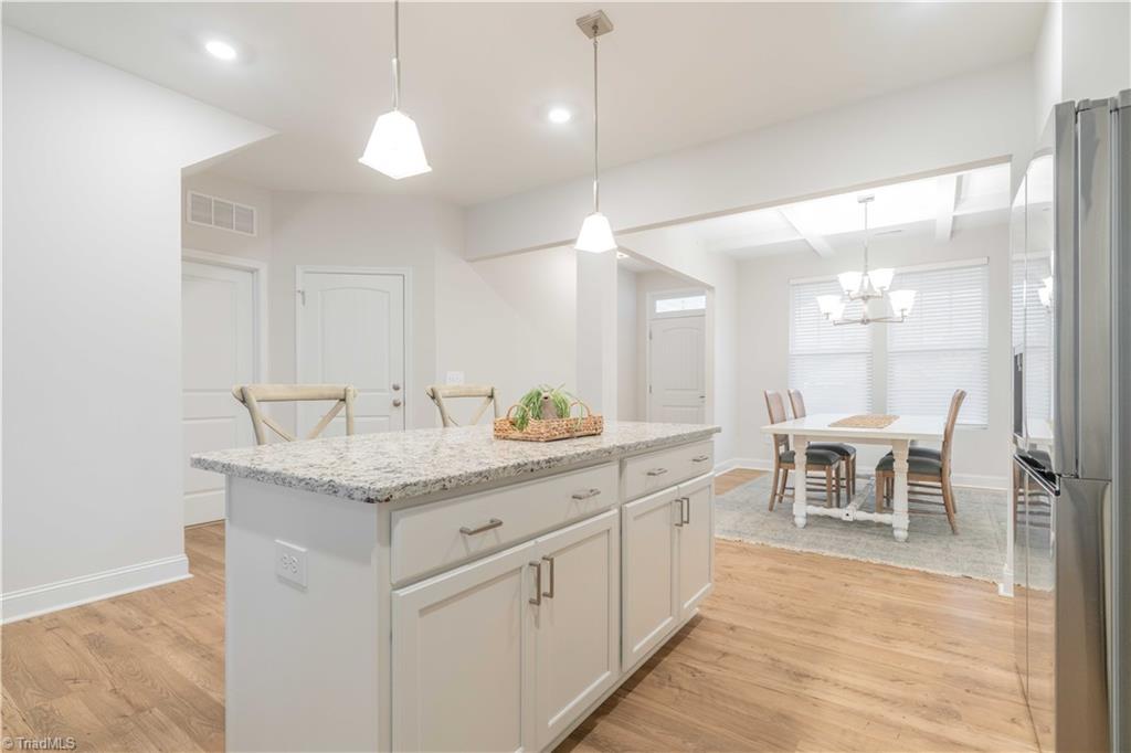 property viewer photo 3