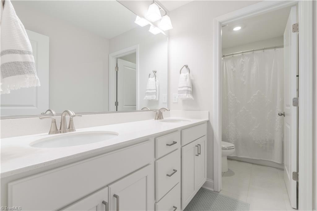 property viewer photo 33