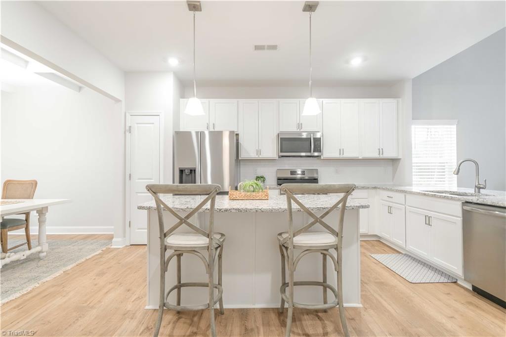 property viewer photo 6