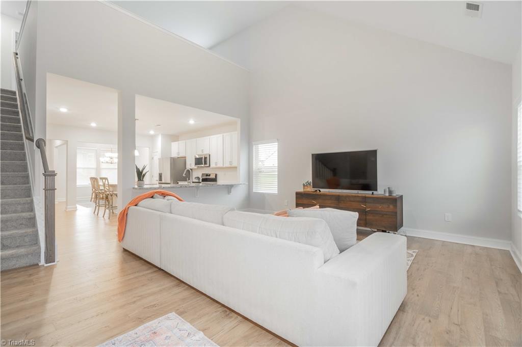 property viewer photo 9