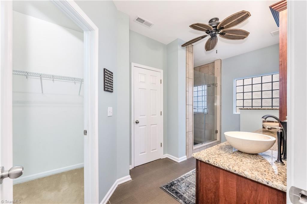 property viewer photo 30