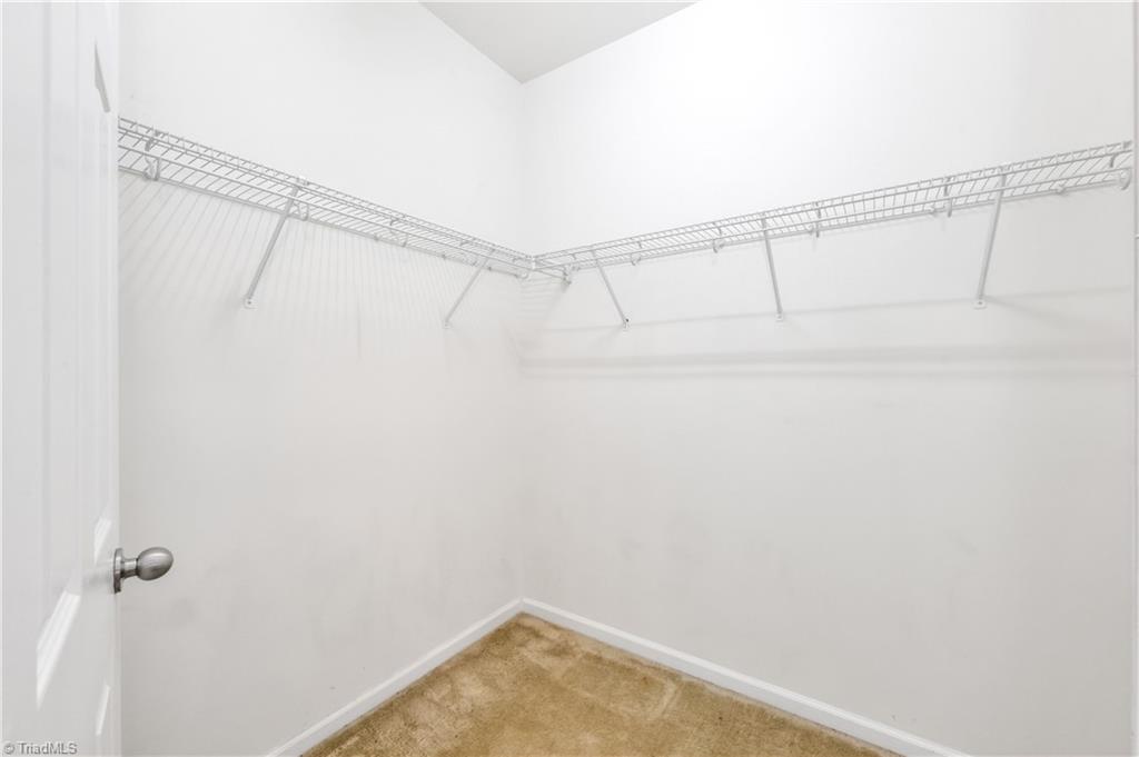 property viewer photo 44
