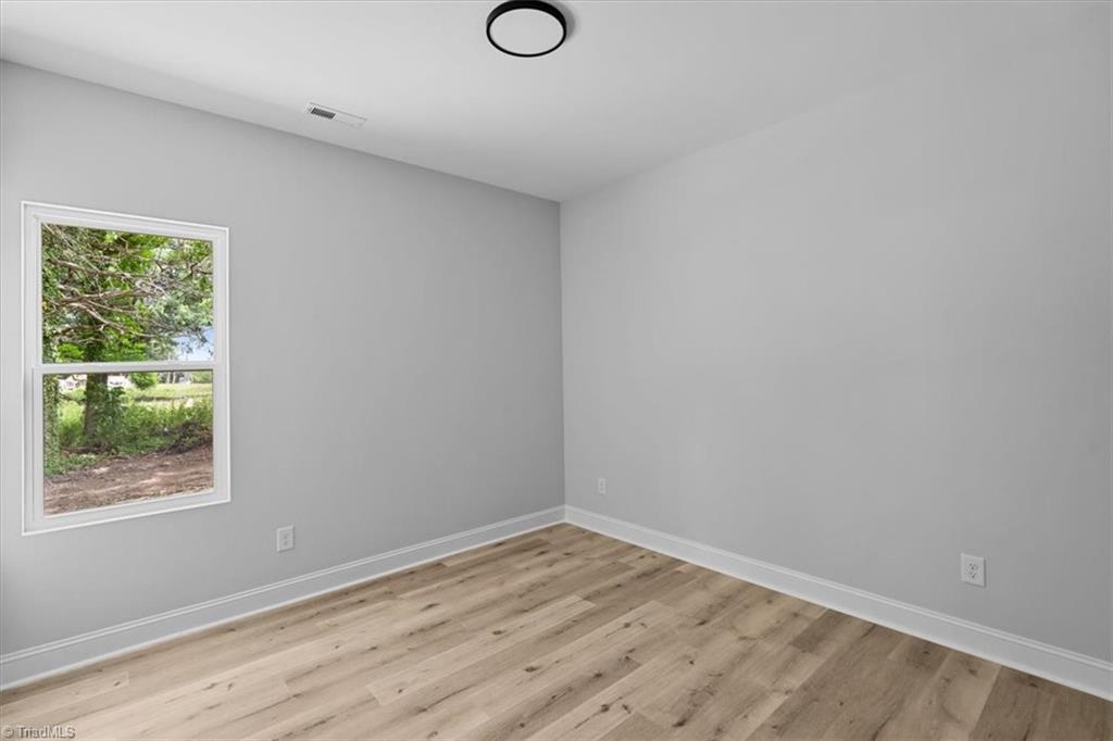 property viewer photo 18
