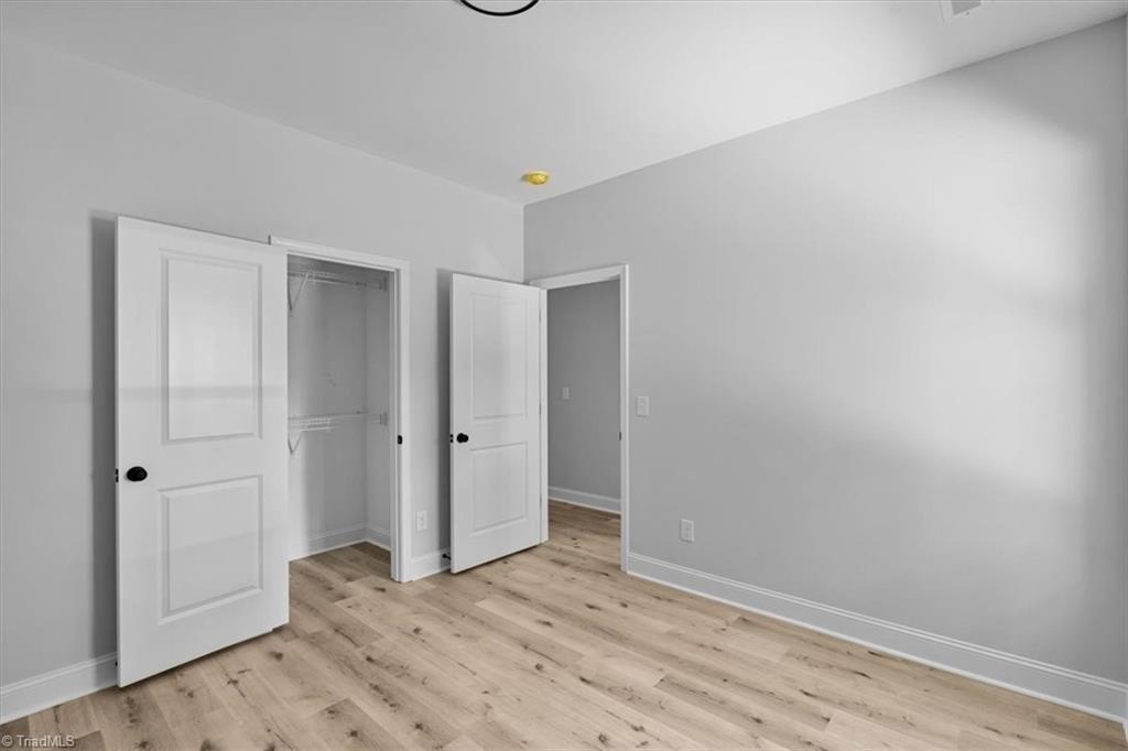 property viewer photo 23