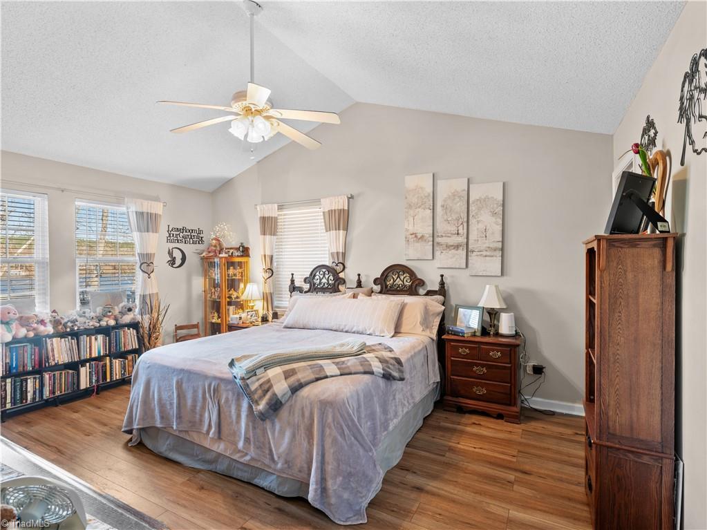 property viewer photo 10