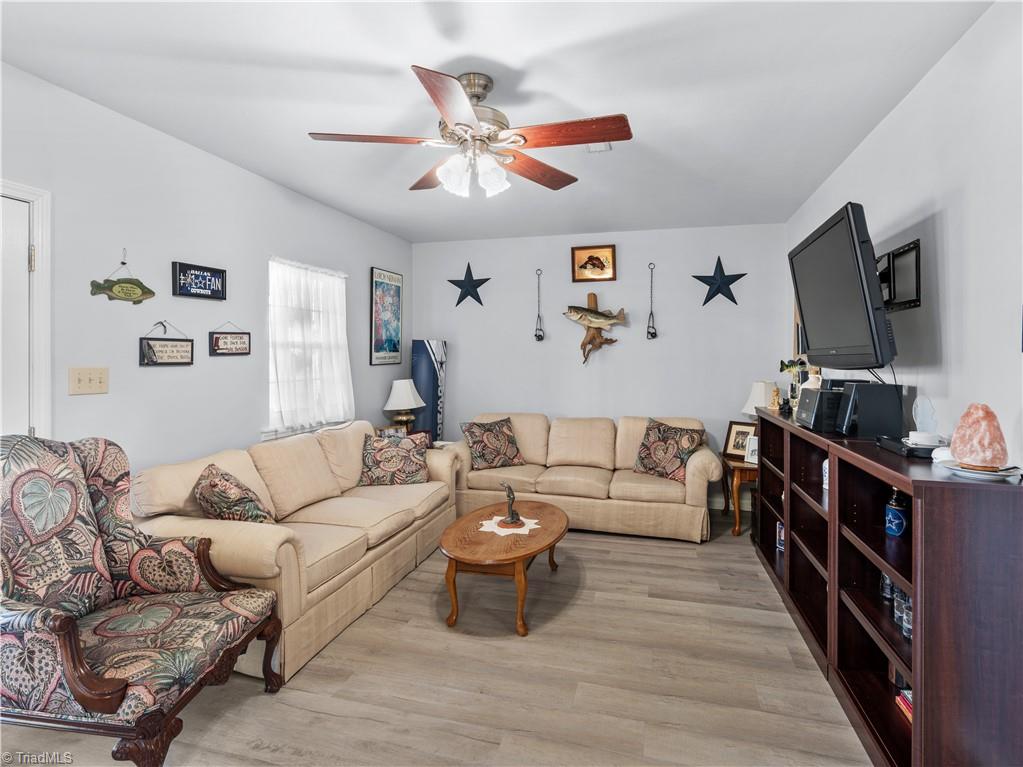 property viewer photo 18
