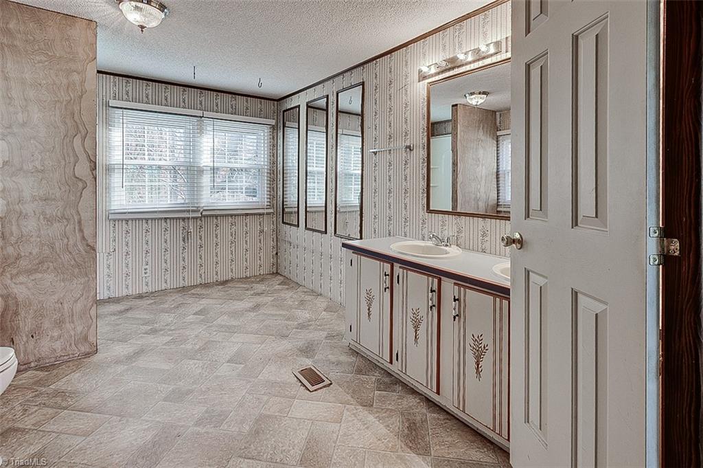property viewer photo 11