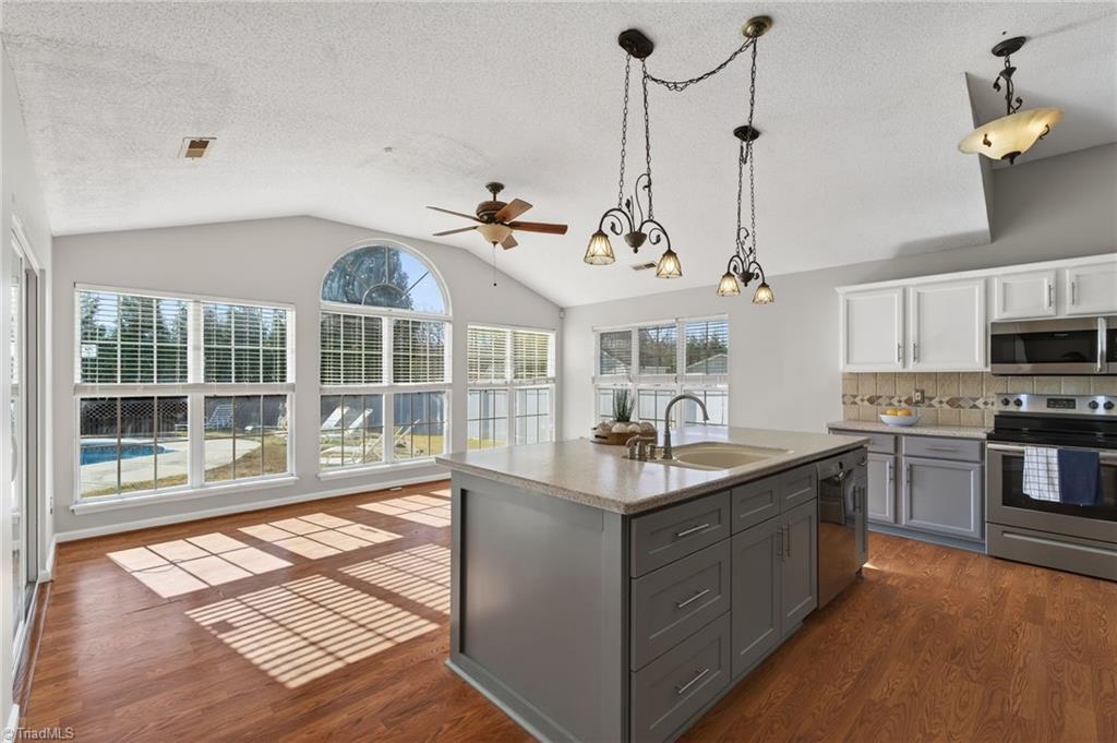 property viewer photo 11