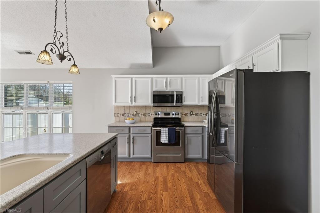 property viewer photo 12