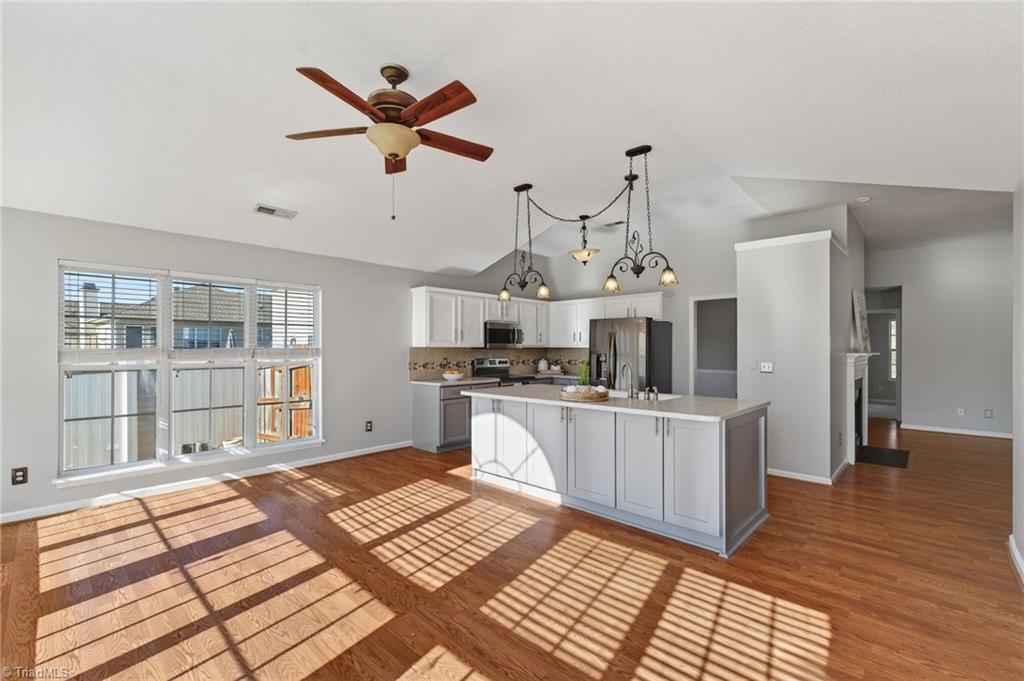 property viewer photo 13