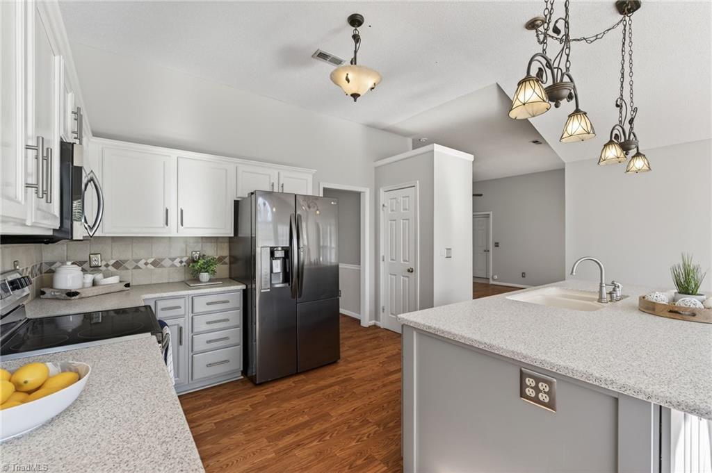 property viewer photo 15
