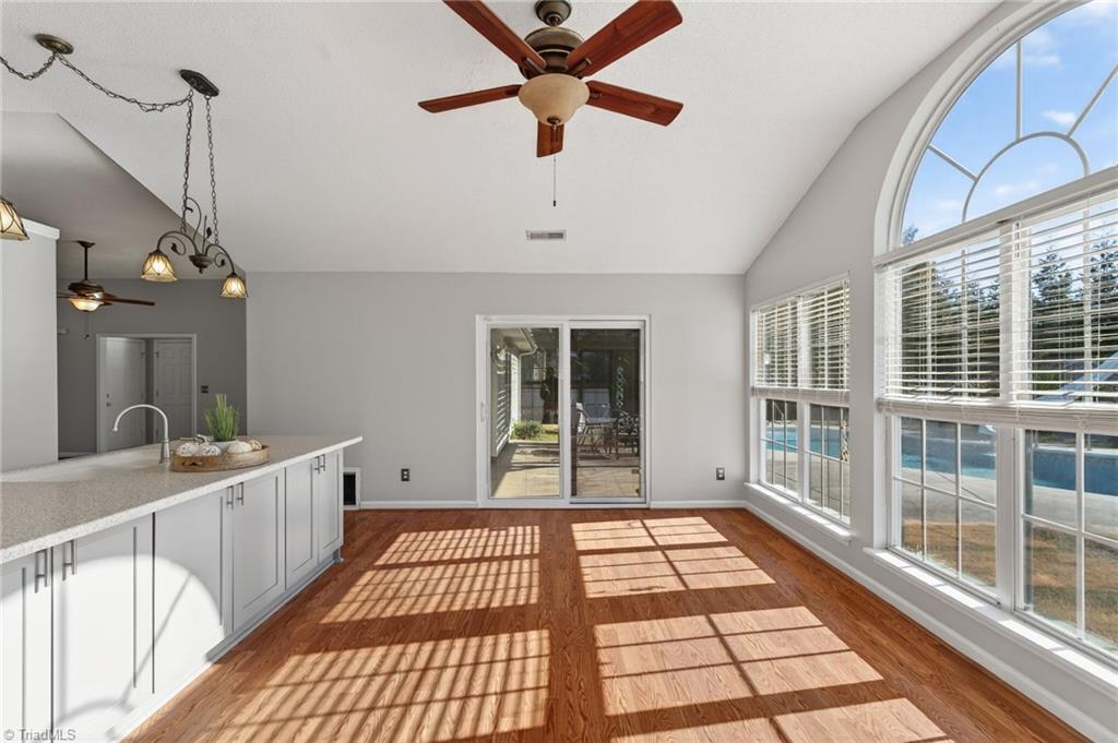 property viewer photo 17
