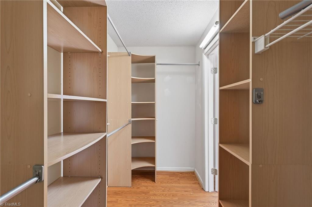 property viewer photo 23