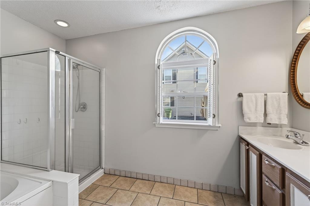property viewer photo 25