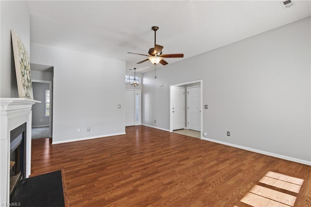 property viewer photo 4