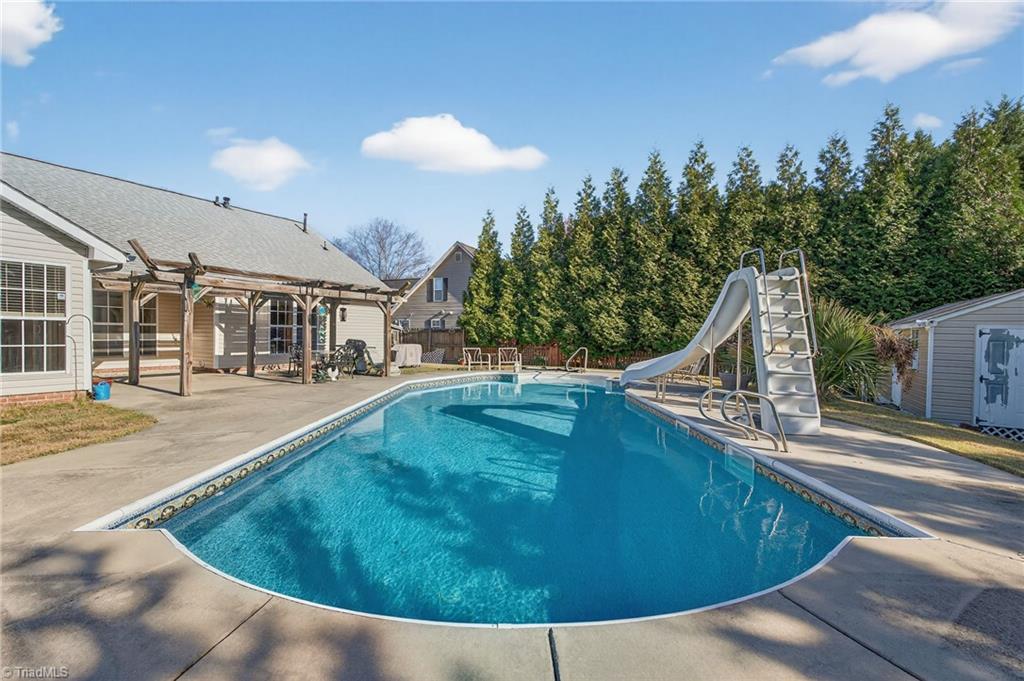property viewer photo 42