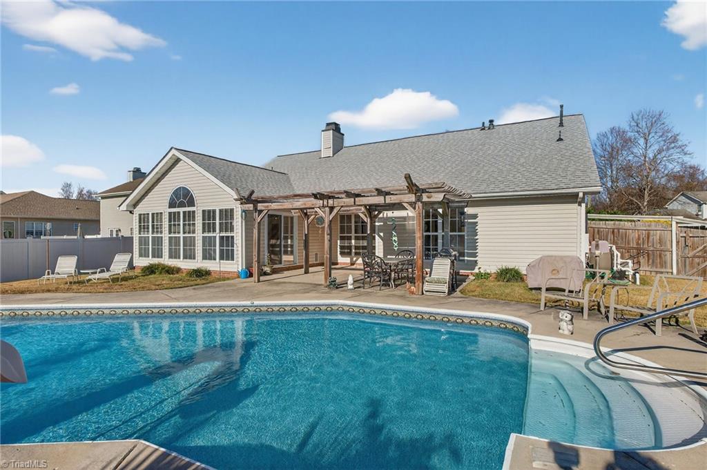 property viewer photo 43