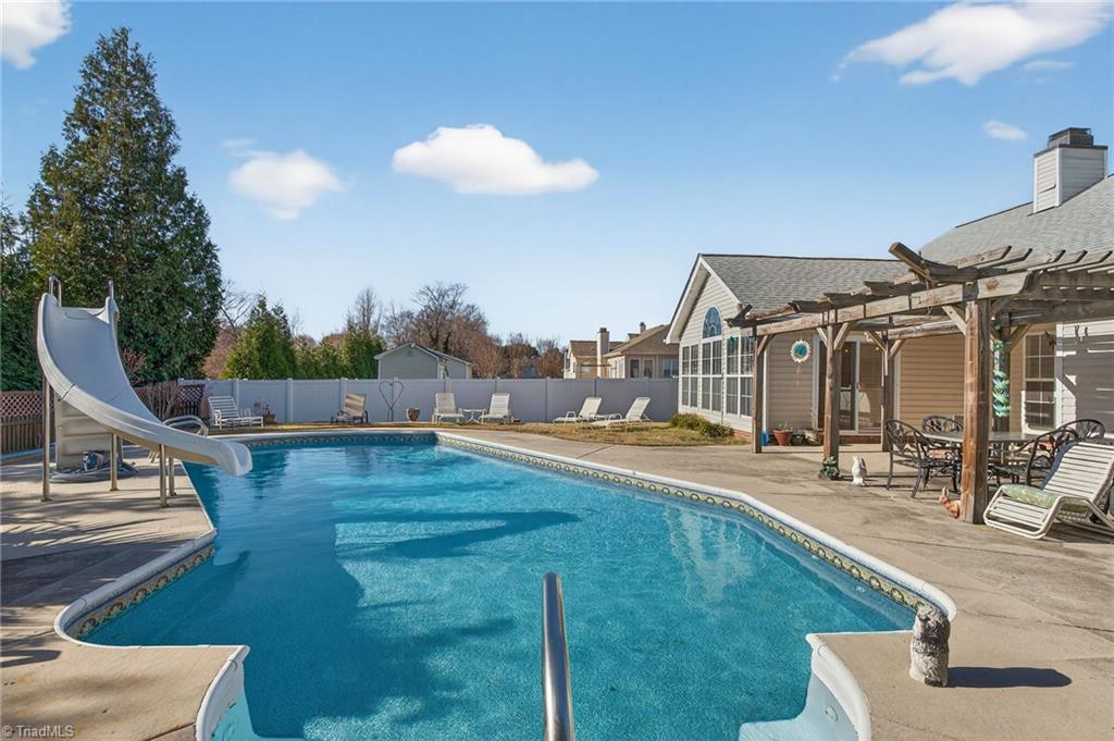 property viewer photo 44