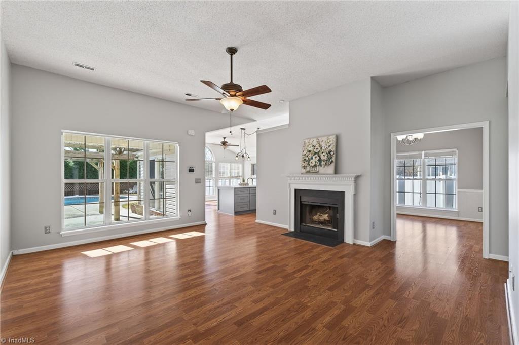 property viewer photo 6