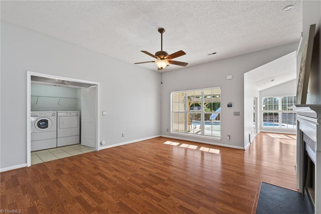 property viewer photo 7
