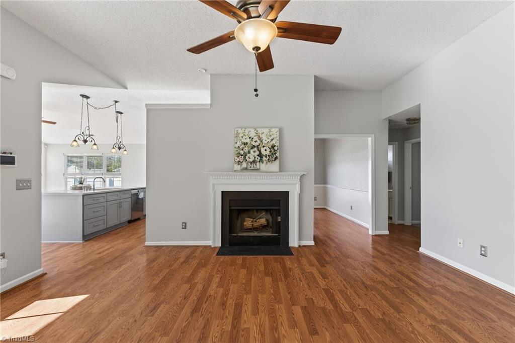 property viewer photo 8