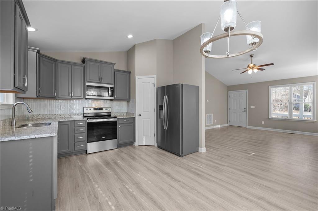 property viewer photo 12