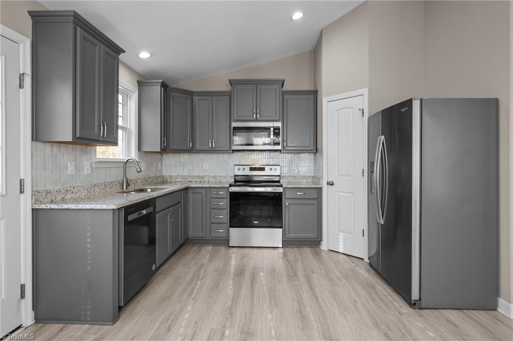 property viewer photo 13