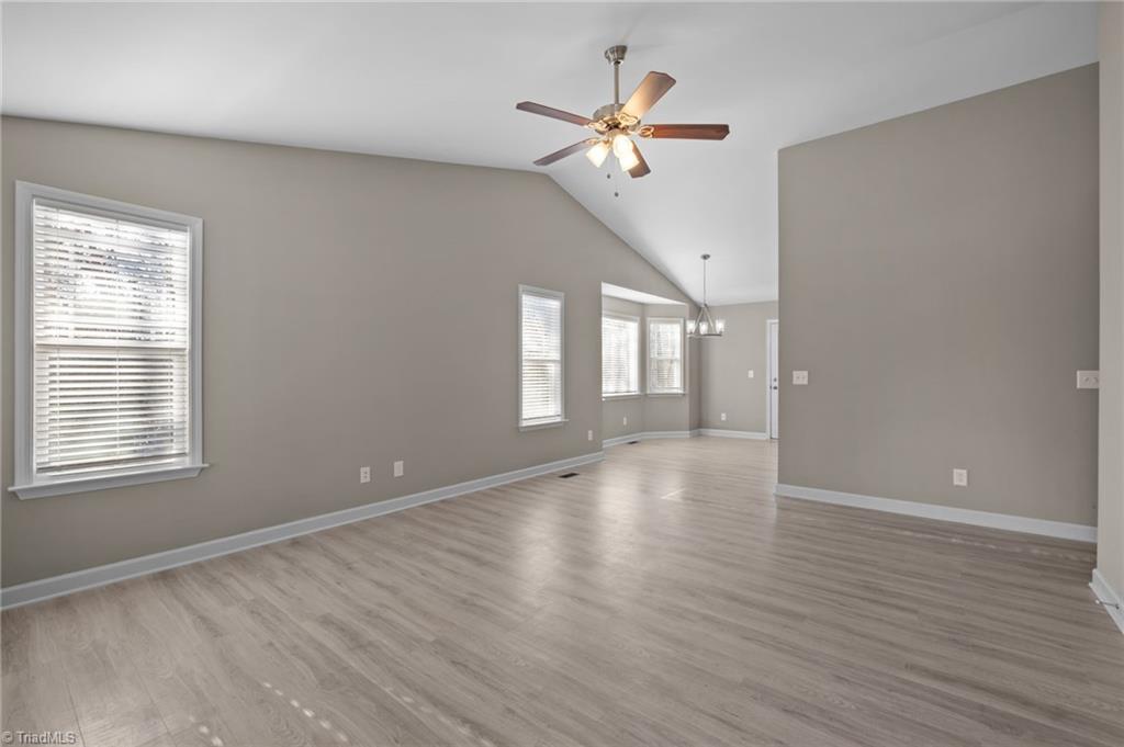 property viewer photo 4