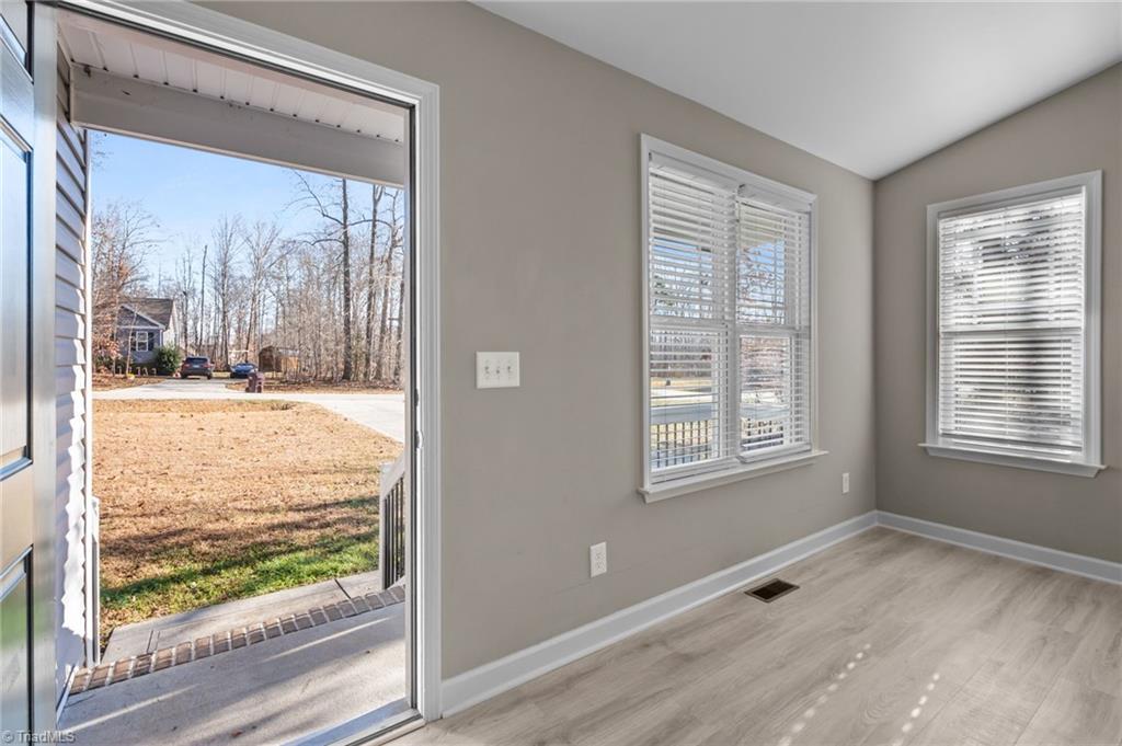 property viewer photo 5