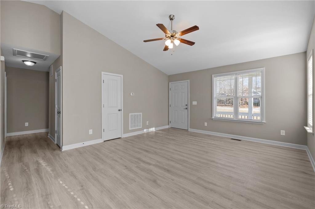 property viewer photo 7