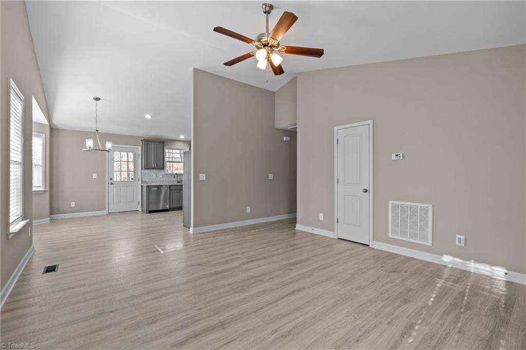 property viewer photo 8