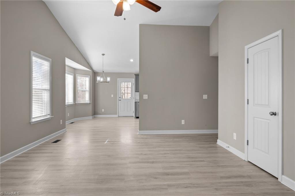 property viewer photo 9