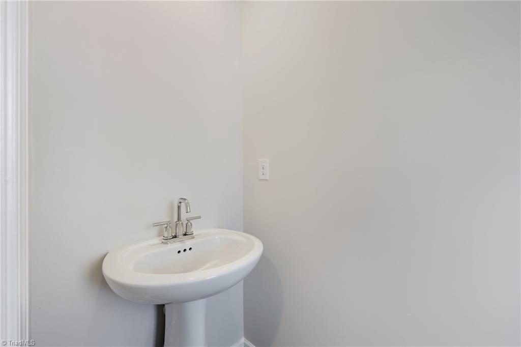 property viewer photo 18