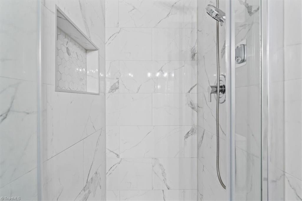 property viewer photo 25