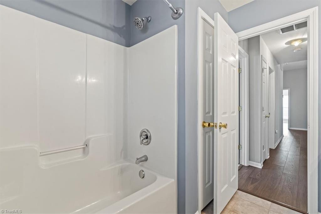 property viewer photo 27