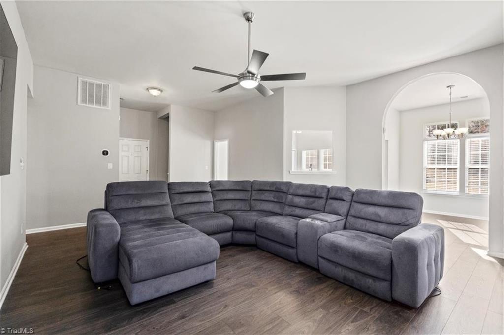 property viewer photo 6