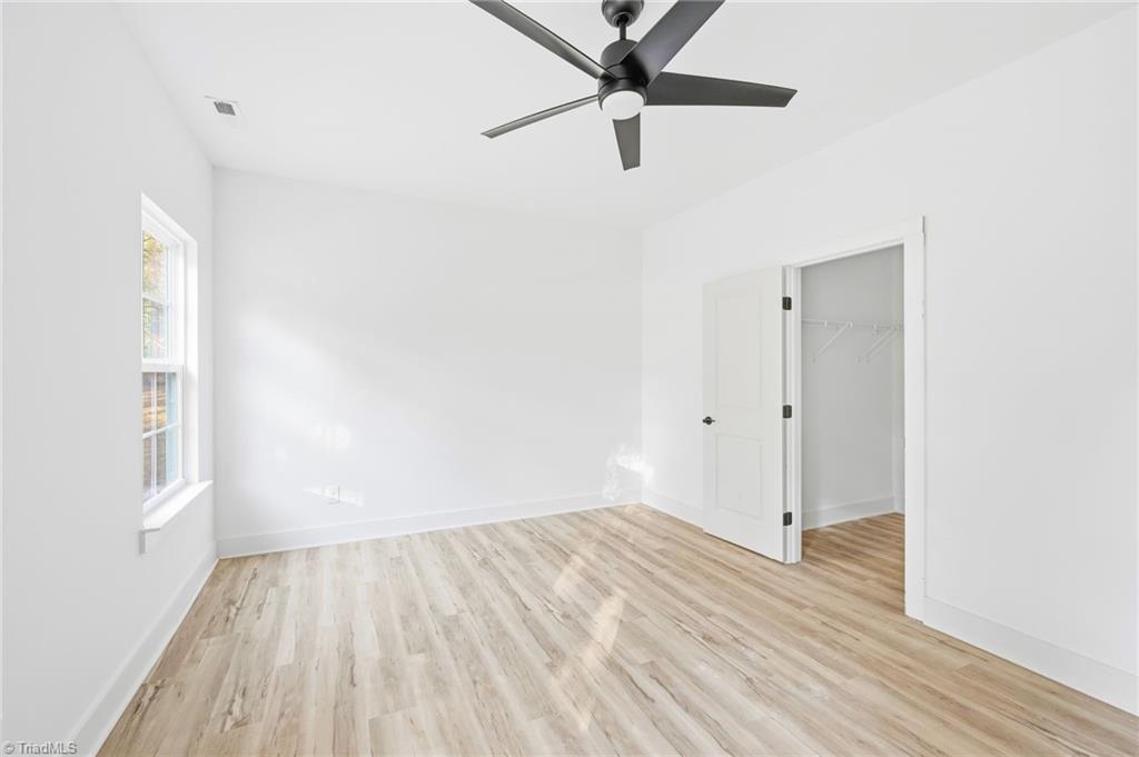 property viewer photo 16