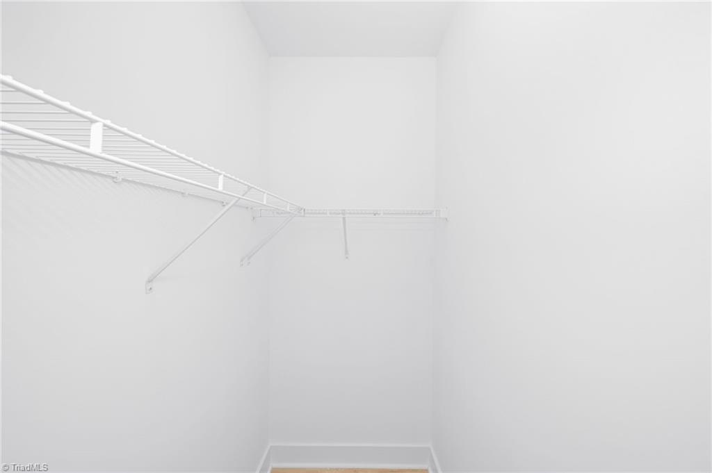property viewer photo 18