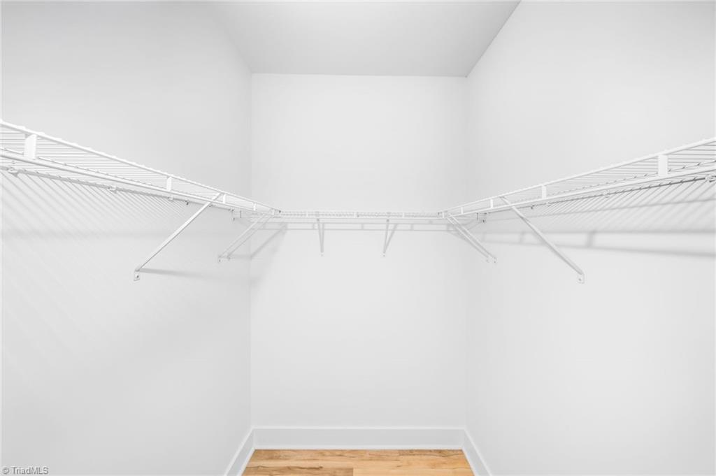 property viewer photo 19