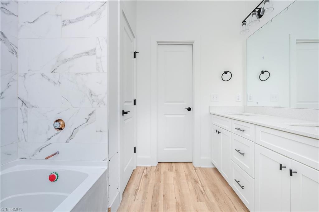 property viewer photo 20