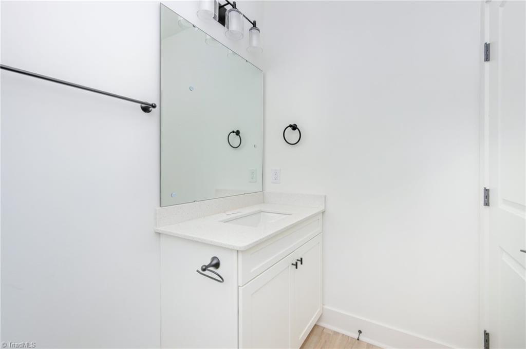 property viewer photo 24