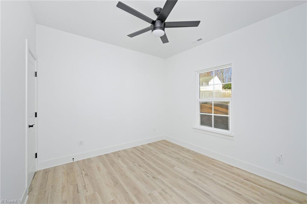 property viewer photo 25
