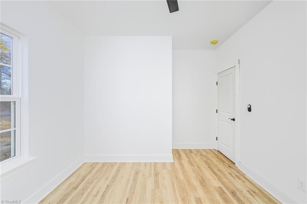 property viewer photo 26