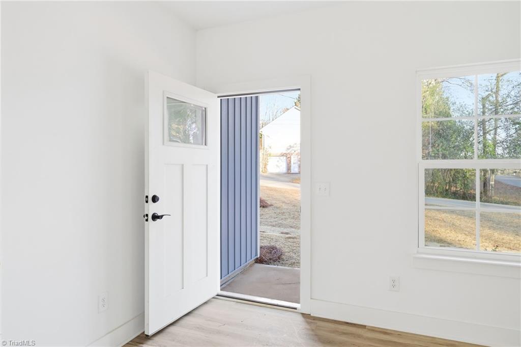 property viewer photo 6