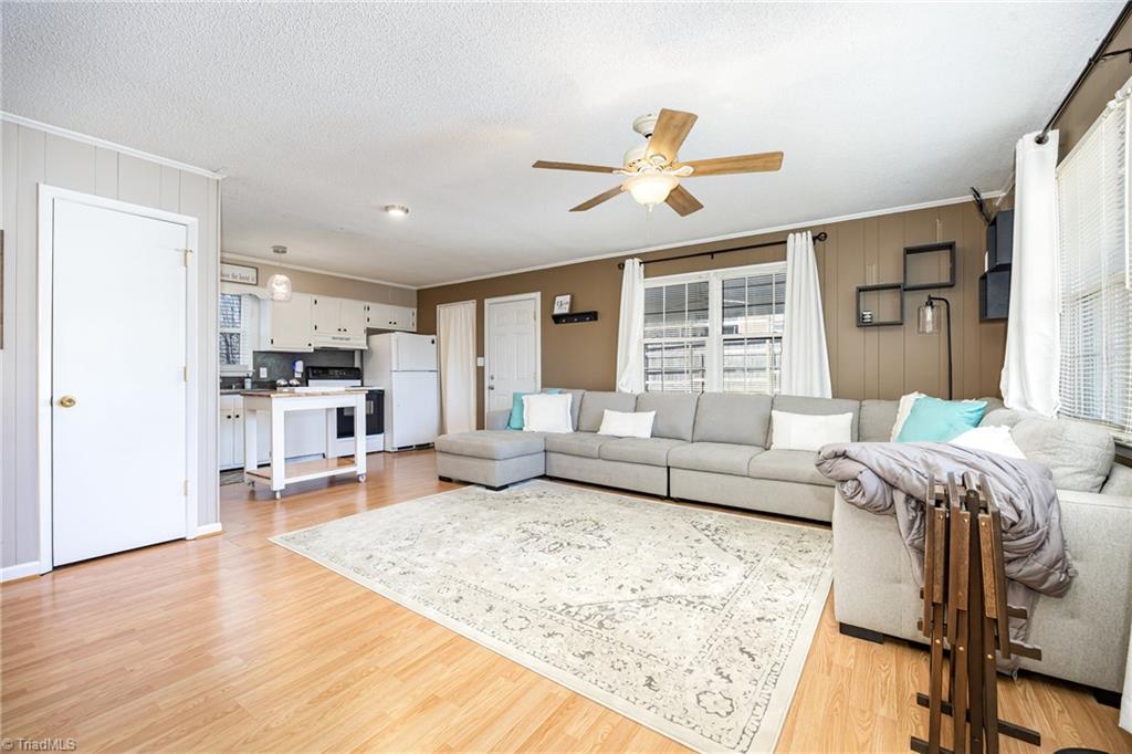 property viewer photo 3