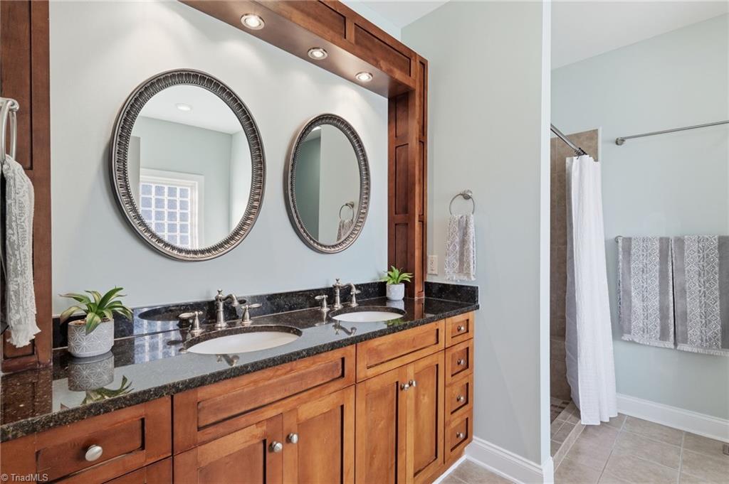 property viewer photo 16