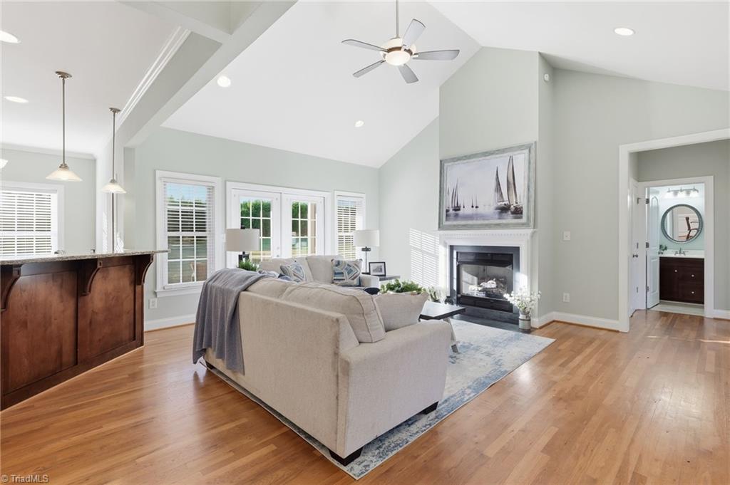 property viewer photo 4