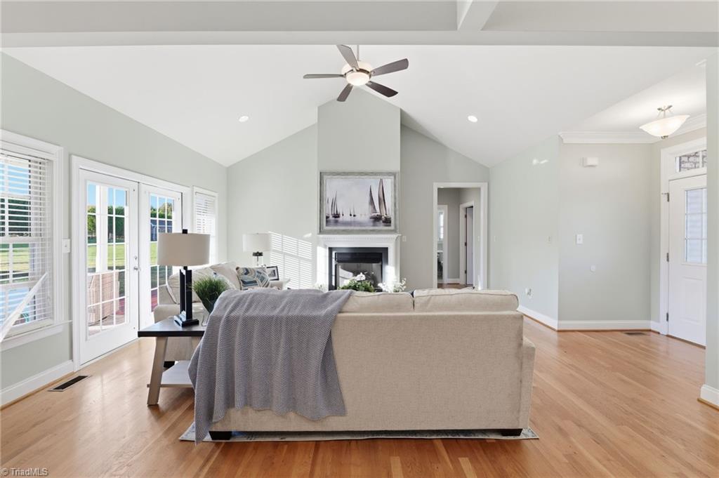 property viewer photo 5
