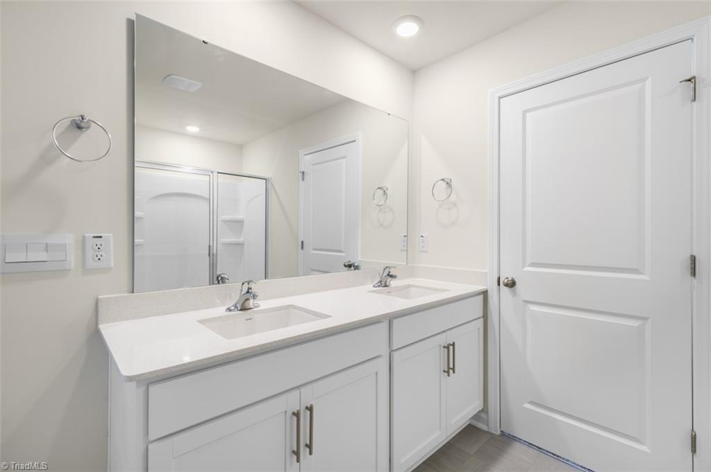 property viewer photo 12