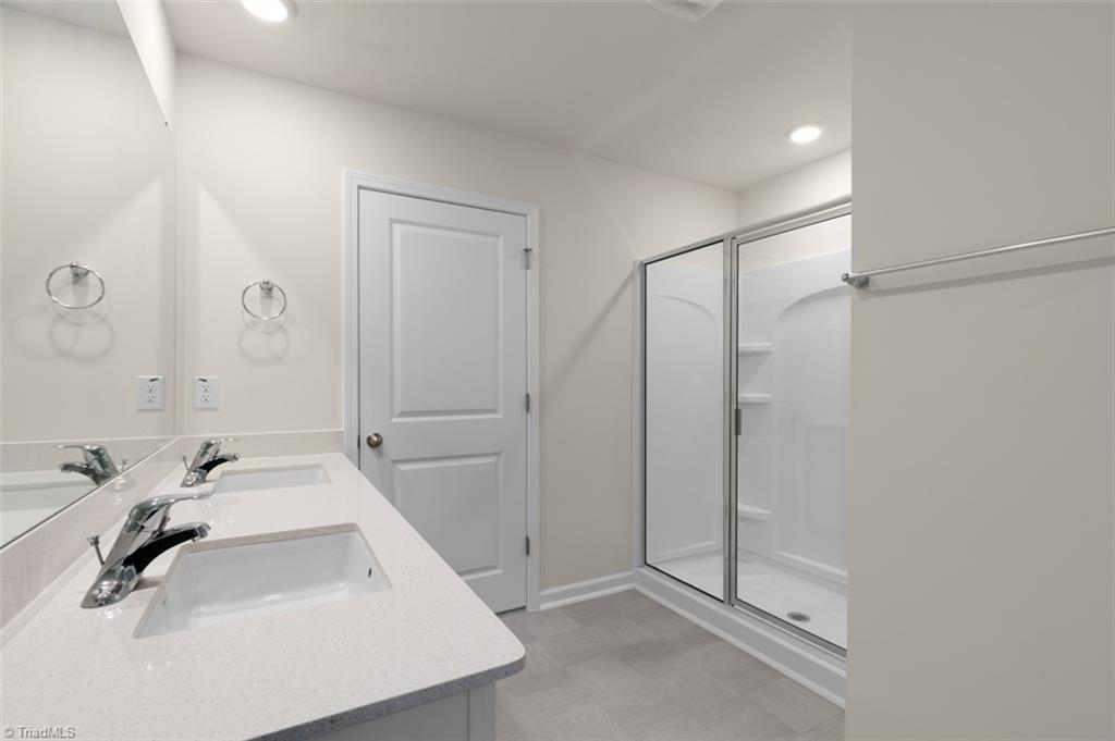 property viewer photo 13